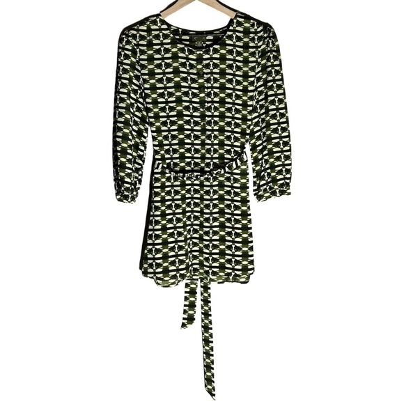 Anthropologie Dresses & Skirts - ANTHROPOLOGIE FEI 100% silk green geometric print tunic blouse - Size 4